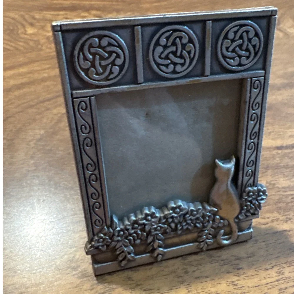 Pewter Tone Cat and Flowers Celtic Knot Small Picture Frame Silver Metal Vintage